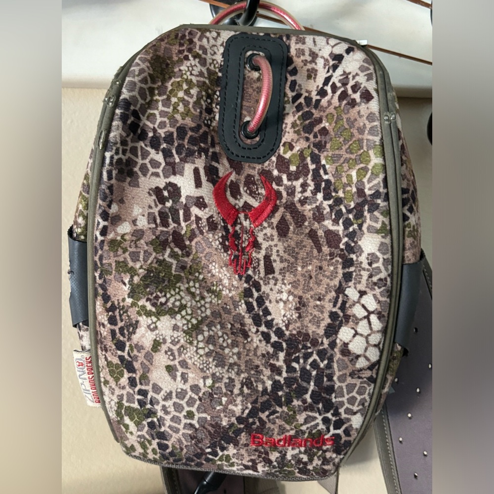 Badlands Mag Bino Case Realtree Edge Camo Binoculars Harness Hunting